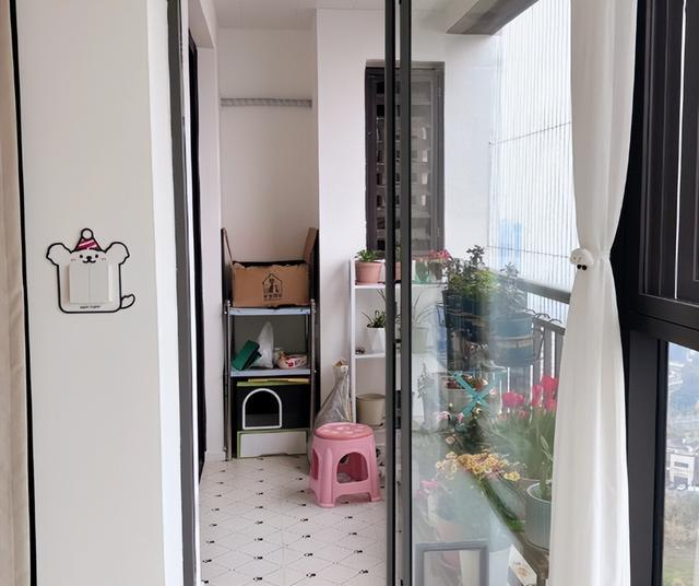 2023阳台装修神操作：封一半留一半，初看懵懂，入住后惊叹太聪明！