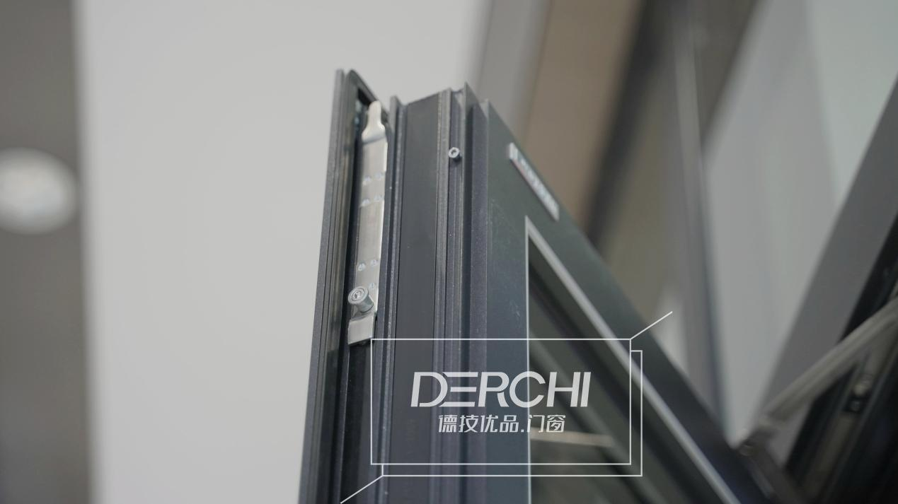 全景视野颠覆体验！诺维斯德技优品奥克兰断桥平开窗，安全与美学双赢