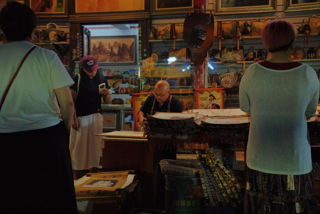 塞上老街烟火气：呼和浩特文旅新地标，千年古街焕发青春活力